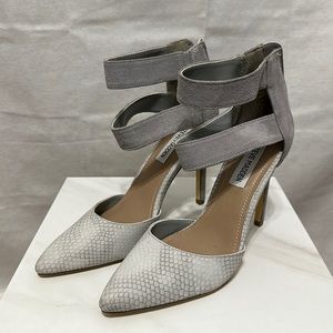 Steve Madden Primma heels. Size 8. Gray